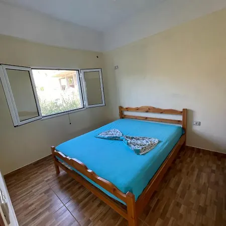 Sea View Apartment Qeparo