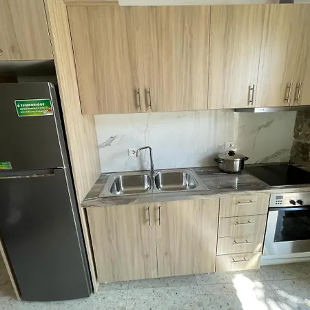 Sea View Apartment *